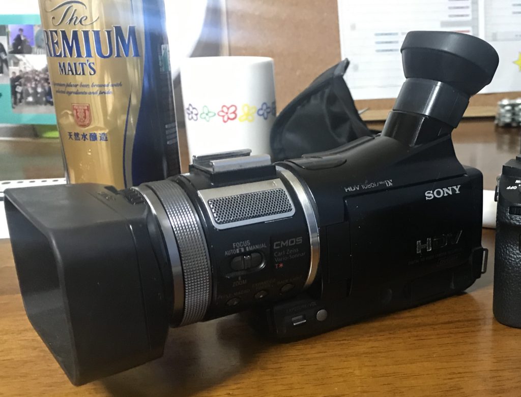 初めての映像制作で最低限必要な機材はなんだろう？