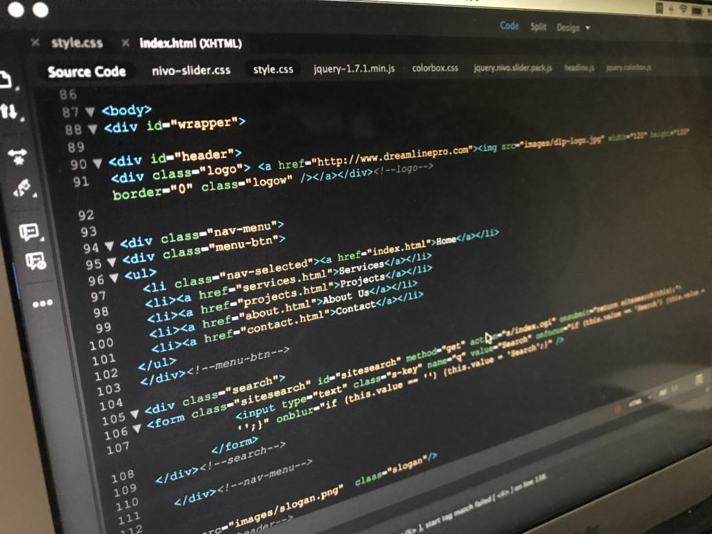 ウェブサイト開発とプログラミングのチュートリアルをスタートさせました！