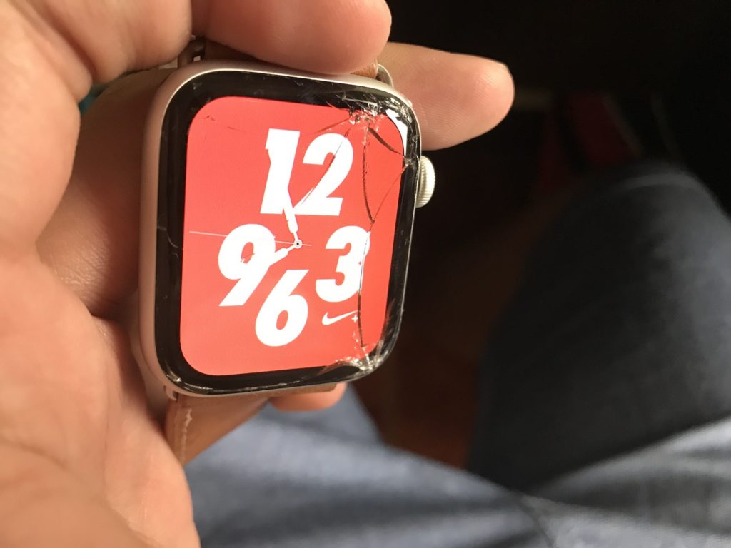 Apple Watchを衝撃から守ろう！Spigenのラギッドアーマー(Rugged Armor)