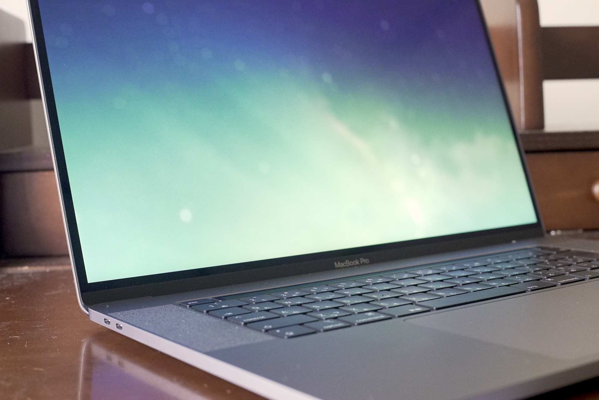 16インチMacBook ProのCTOモデルにアップグレードしてみた！映像編集の利点とは？