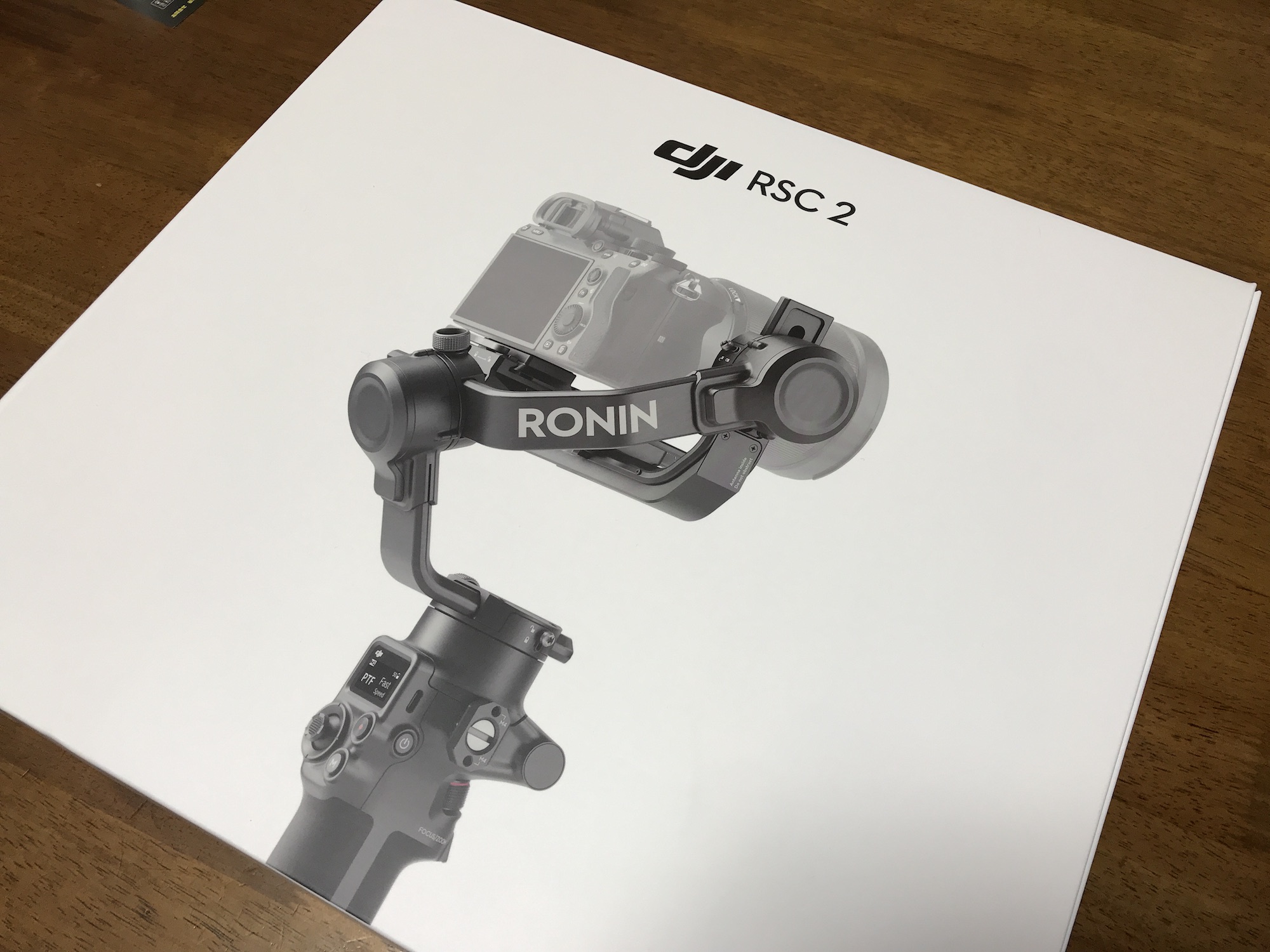 DJI RSC2にカメラをジンバルに取り付けてバランスを調整する手順とは？